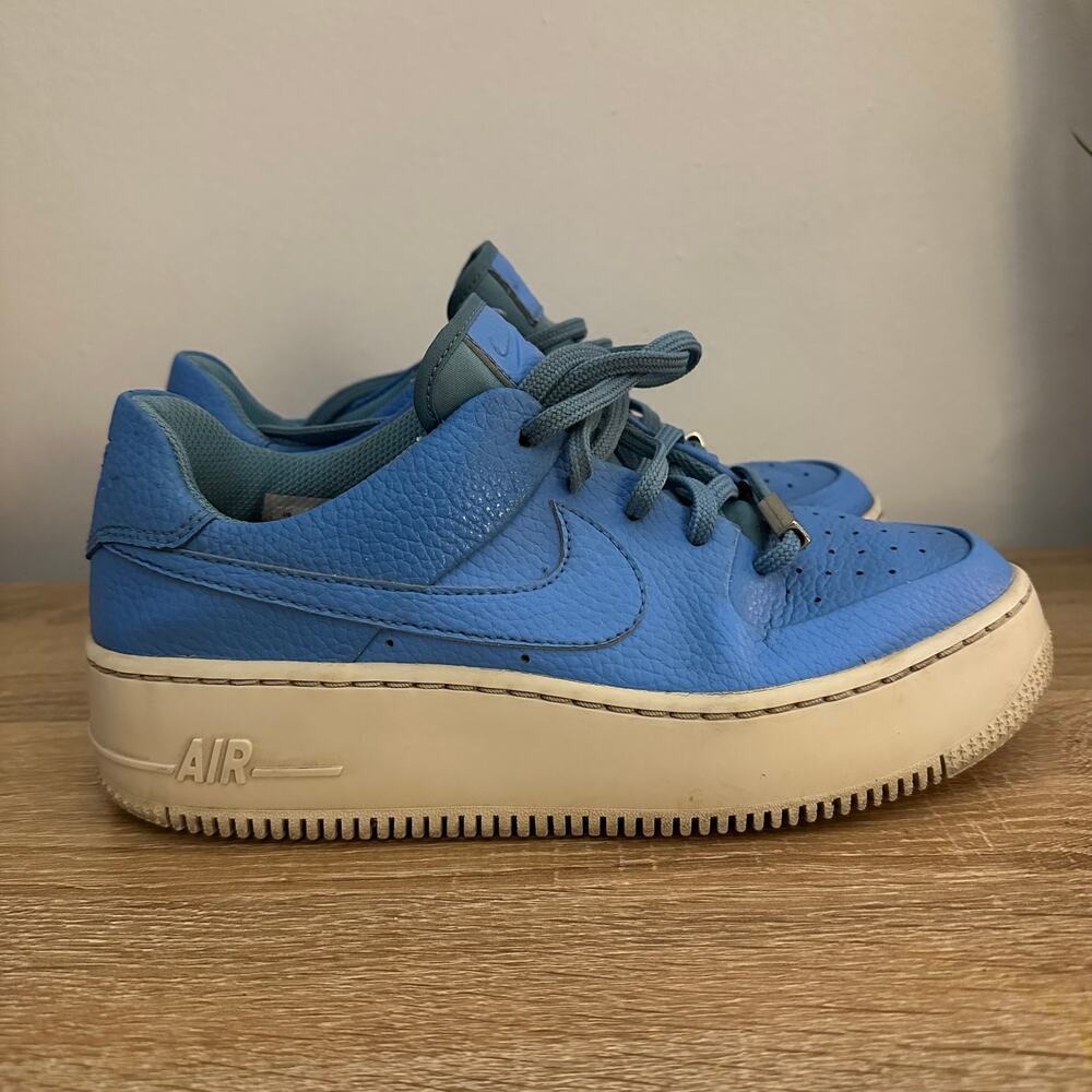 NIKE Women's Size 8 Air Force 1 Sage Low University Blue Sneakers - Picture 4 of 6
